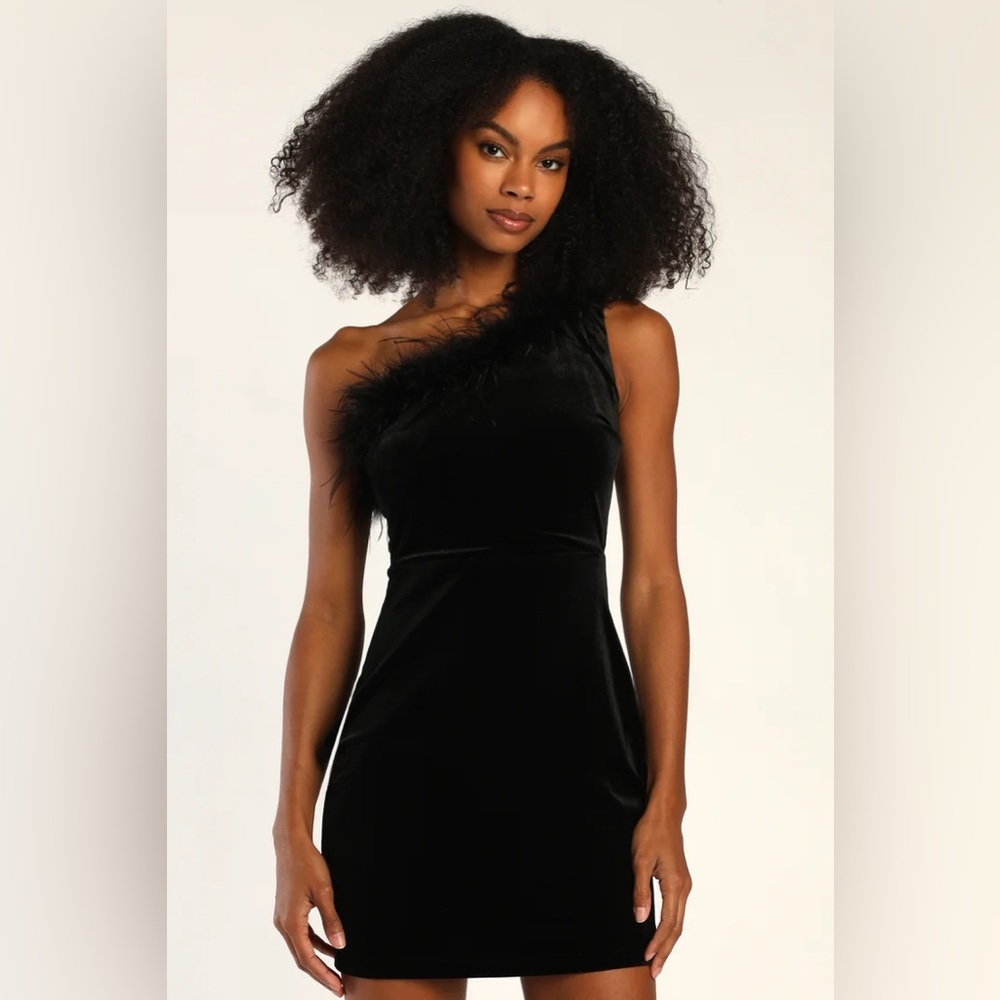 Bella & Bloom velvet one shoulder feather dress, size Large
